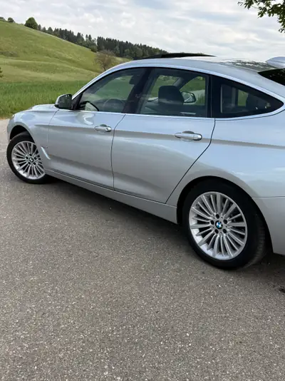 BMW 320i xDrive Gran Turismo — Spacieux, performant, première main avec 70'000 km — cruscotto