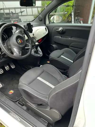 FIAT 500 Abarth 1.4 T/140 Cabrio — Cabriolet sportif affranchi, 47'000 km seulement — dashboard