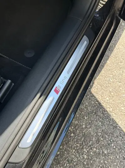 Audi A1 Sportback 30 TFSI S Line — Citadine dynamique, première main, faible kilométrage — Miniature 8