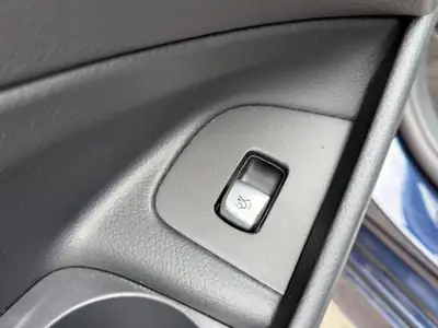 Mercedes-Benz E 220 d AMG Line 4matic Kombi — Break diesel performant, 70'000 km — Miniatur 16