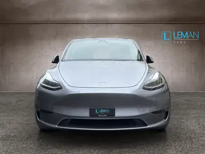 Tesla Model Y Performance — SUV électrique haute performance, 29 000 km seulement — côté