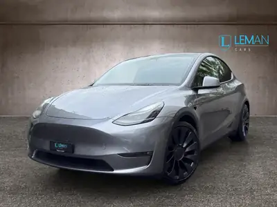 Tesla Model Y Performance — SUV électrique haute performance, 29 000 km seulement — vue extérieure
