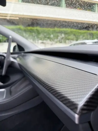 Tesla Model Y Performance — SUV électrique haute performance, 29 000 km seulement — Miniature 10