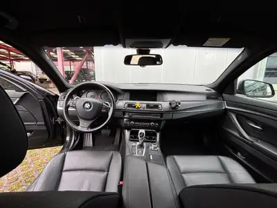 BMW 530i Touring — Élégance et polyvalence, moteur 272 ch fiable — arrière