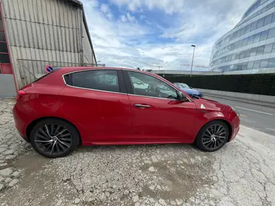Alfa Romeo Giulietta 1750 TBi Quadrifoglio Verde TCT — Sportive italienne haute performance, 195'000 km — Miniatur 8