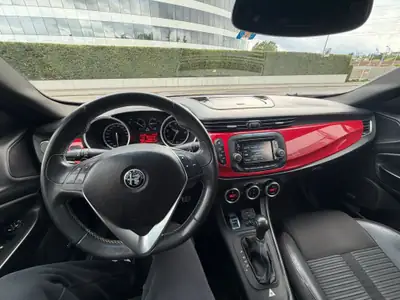 Alfa Romeo Giulietta 1750 TBi Quadrifoglio Verde TCT — Sportive italienne haute performance, 195'000 km — Miniatur 11