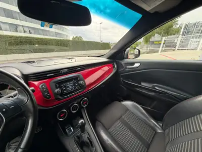 Alfa Romeo Giulietta 1750 TBi Quadrifoglio Verde TCT — Sportive italienne haute performance, 195'000 km — Miniatur 13