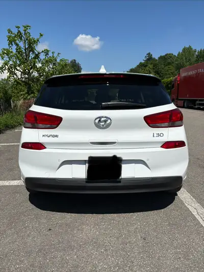 Hyundai i30 1.4 T-GDi Amplia — Compacte dynamique, 47'000 km seulement — détail