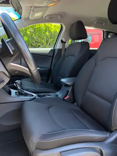 Hyundai i30 1.4 T-GDi Amplia — Compacte dynamique, 47'000 km seulement — Miniature 12