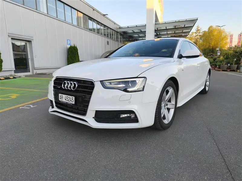 Audi A5 Sportback 2.0 TFSI Quattro — Berline sportive allemande, 211 ch et transmission S-Tronic — vista esterna