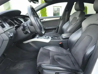 Audi A5 Sportback 2.0 TFSI Quattro — Berline sportive allemande, 211 ch et transmission S-Tronic — cruscotto