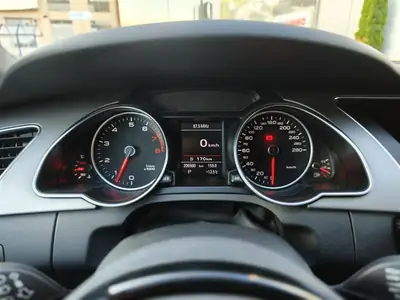 Audi A5 Sportback 2.0 TFSI Quattro — Berline sportive allemande, 211 ch et transmission S-Tronic — Miniatura 8
