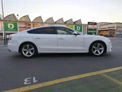 Audi A5 Sportback 2.0 TFSI Quattro — Berline sportive allemande, 211 ch et transmission S-Tronic — Miniatura 11