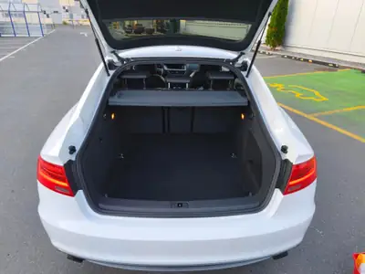 Audi A5 Sportback 2.0 TFSI Quattro — Berline sportive allemande, 211 ch et transmission S-Tronic — Miniatura 15