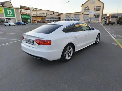 Audi A5 Sportback 2.0 TFSI Quattro — Berline sportive allemande, 211 ch et transmission S-Tronic — Miniatura 13