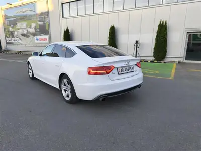 Audi A5 Sportback 2.0 TFSI Quattro — Berline sportive allemande, 211 ch et transmission S-Tronic — Miniatura 14