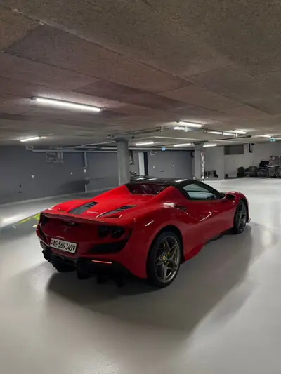 Ferrari F8 Spider 2021 — Cabriolet légendaire, 720 ch et 49'000 km seulement — fianco