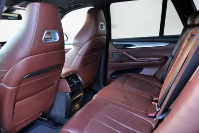 BMW X5M Steptronic — SUV haute performance 575 ch, frais de révision inclus — Thumbnail 10