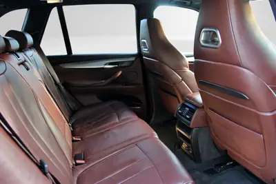 BMW X5M Steptronic — SUV haute performance 575 ch, frais de révision inclus — Thumbnail 12