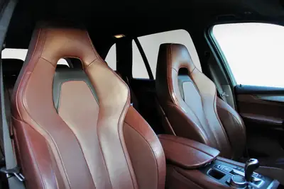 BMW X5M Steptronic — SUV haute performance 575 ch, frais de révision inclus — Thumbnail 15