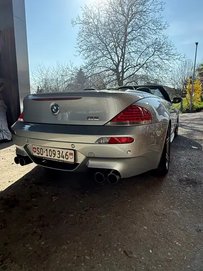 BMW M6 Cabriolet — 507 ch, transmission sport, état impeccable — intérieur