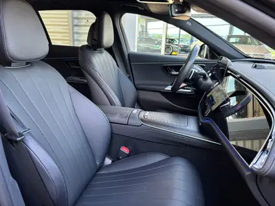 Mercedes-Benz E 300 de AMG Line 4Matic — Monospace hybride rechargeable, 26'000 km seulement — dashboard