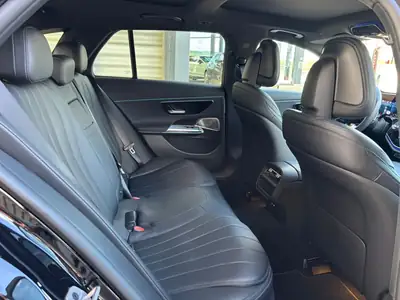 Mercedes-Benz E 300 de AMG Line 4Matic — Monospace hybride rechargeable, 26'000 km seulement — detail