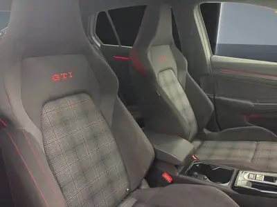 VW Golf 2.0 TSI GTI DSG — Performance 245 ch, transmission automatique, très peu roulée — Miniatur 15
