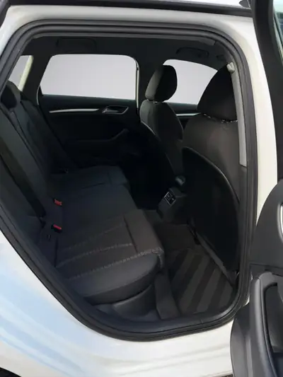 Audi A3 Sportback 40 TDI — Diesel puissant, équipements premium, 82 500 km — Thumbnail 13