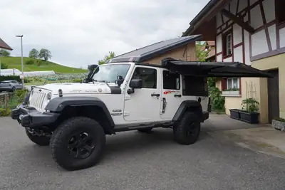 Jeep Wrangler 5 portes diesel — Véhicule d'expédition équipé, sans accident — vista esterna