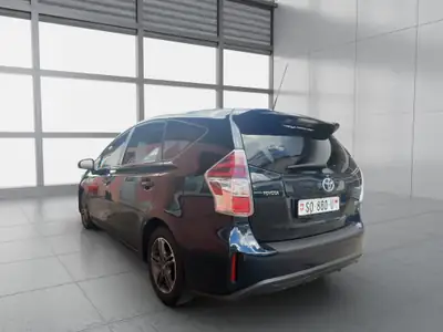 Toyota Prius+ 1.8 VVT-i HSD Premium — Monospace hybride 7 places, consommation ultra-basse — interior