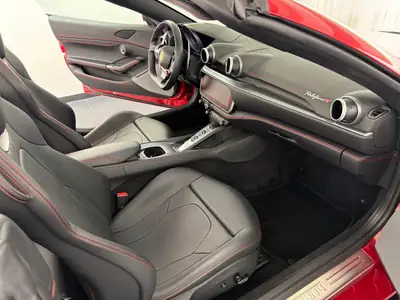 Ferrari Portofino M 2023 — Cabriolet sport légendaire, 8100 km seulement — Thumbnail 9