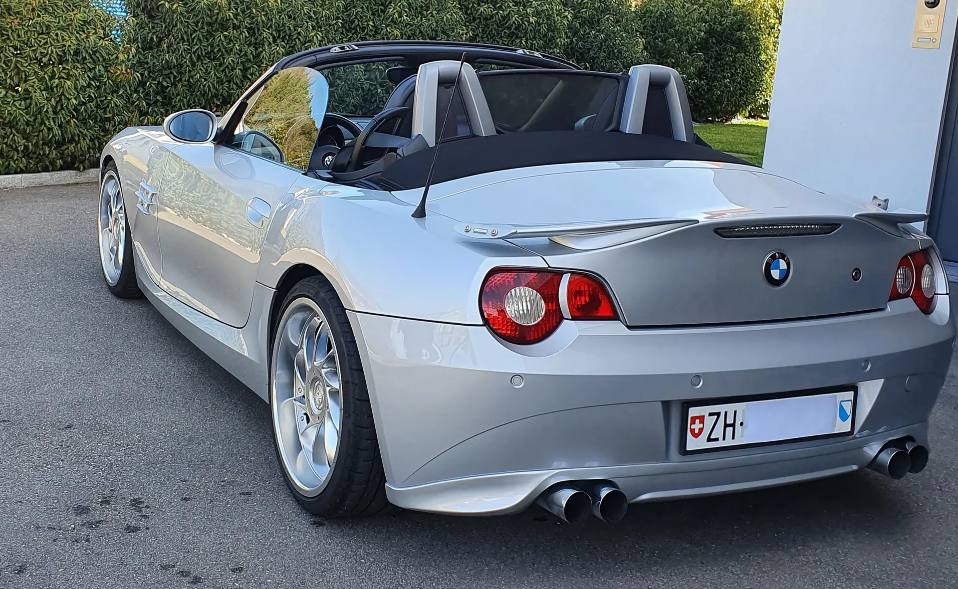 BMW Z4 3.0i — Roadster sportif d'exception, impeccable depuis l'origine — Außenansicht