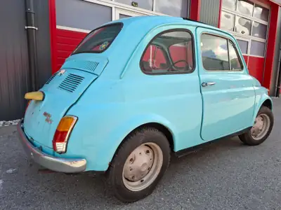 FIAT 500 Nuova 1967 — Une légende automobile compacte, moteur essence authentique — Heckansicht