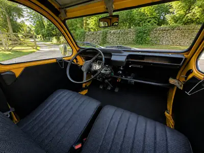 Citroën 2CV 6 Spéciale 1982 — Cabriolet de légende, châssis neuf, sans rouille — Armaturenbrett