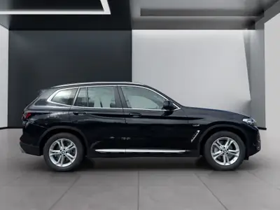 BMW X3 xDrive 30e — Hybride rechargeable premium, 36 000 km seulement — rear view