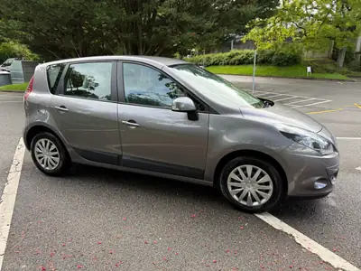 Renault Scénic 2.0 16V Privilège — Monospace spacieux, boîte automatique CVT, 177'000 km — intérieur