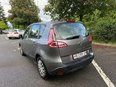 Renault Scénic 2.0 16V Privilège — Monospace spacieux, boîte automatique CVT, 177'000 km — tableau de bord
