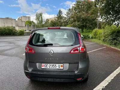 Renault Scénic 2.0 16V Privilège — Monospace spacieux, boîte automatique CVT, 177'000 km — détail