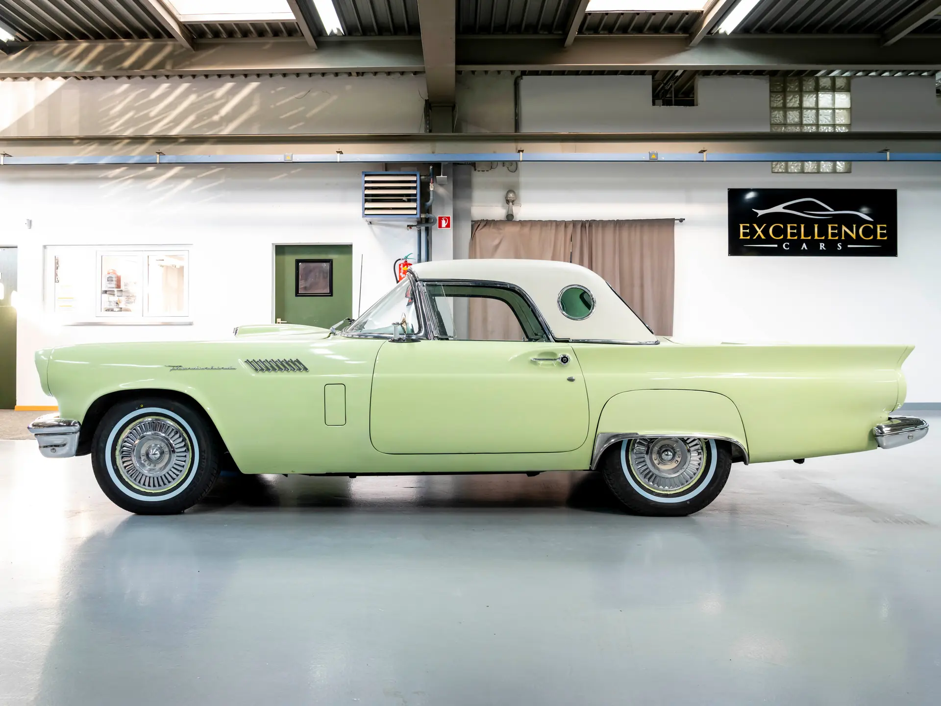 Ford Thunderbird 1957 occasion Remaufens — 4