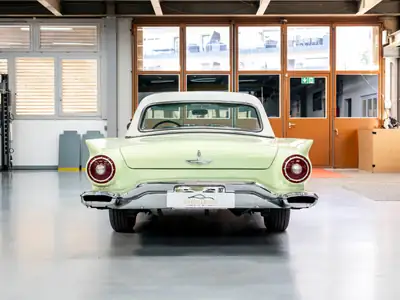 Ford Thunderbird 5.2L V8 245 PS — Cabriolet vintage américain mythique de 1957 — Miniature 9