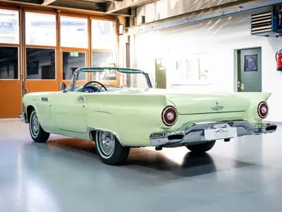 Ford Thunderbird 5.2L V8 245 PS — Cabriolet vintage américain mythique de 1957 — Miniature 28