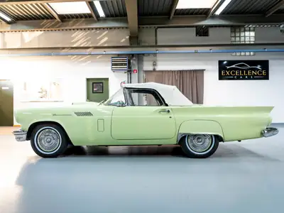 Ford Thunderbird 5.2L V8 245 PS — Cabriolet vintage américain mythique de 1957 — Miniature 31