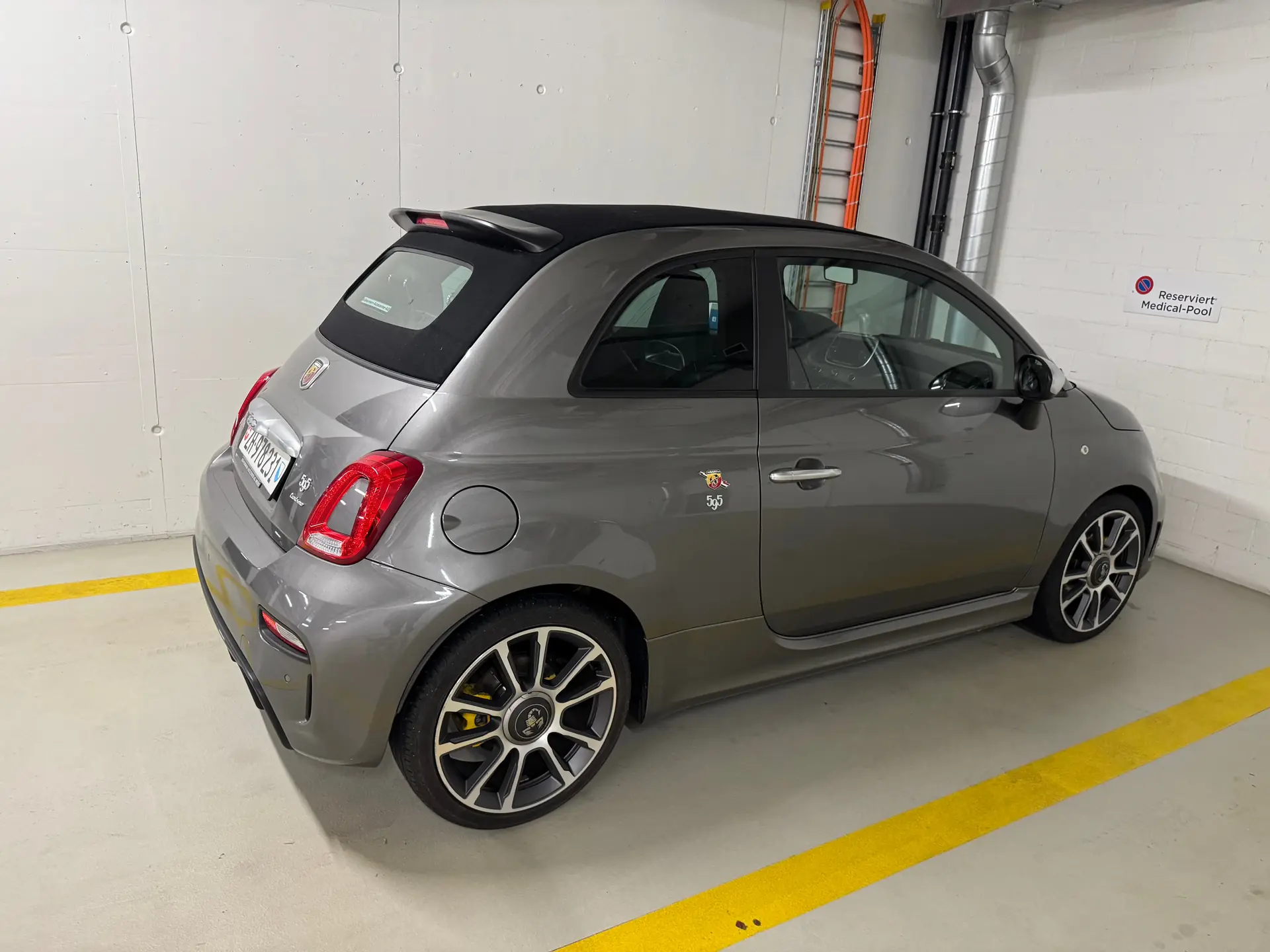FIAT 595 Abarth 1.4 T-Jet 165 — Cabriolet sportif, faible kilométrage, essence turbo — Außenansicht