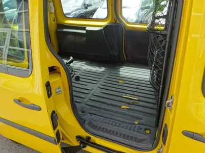 Renault Kangoo Maxi Z.E. 33 — Utilitaire électrique compact, batterie incluse, 180 km d'autonomie — Thumbnail 9