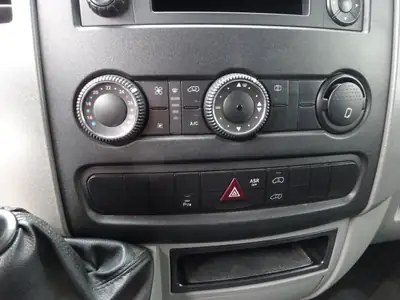 Mercedes-Benz Sprinter 316 NGT — Utilitaire polyvalent bicarburation, 51'000 km seulement — Thumbnail 9