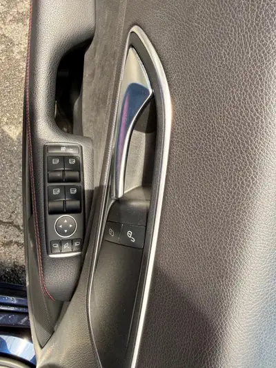 Mercedes-Benz CLA 200 Shooting Brake — Break compact AMG, diesel efficace 191'000 km — Miniature 23