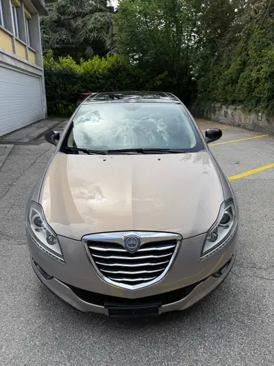 Lancia Delta 1.6 JTD 120 ch — Diesel économique, sans sinistre, 167'000 km — Heckansicht