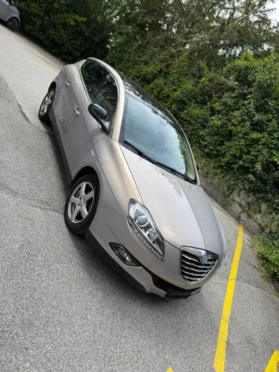 Lancia Delta 1.6 JTD 120 ch — Diesel économique, sans sinistre, 167'000 km — Außenansicht