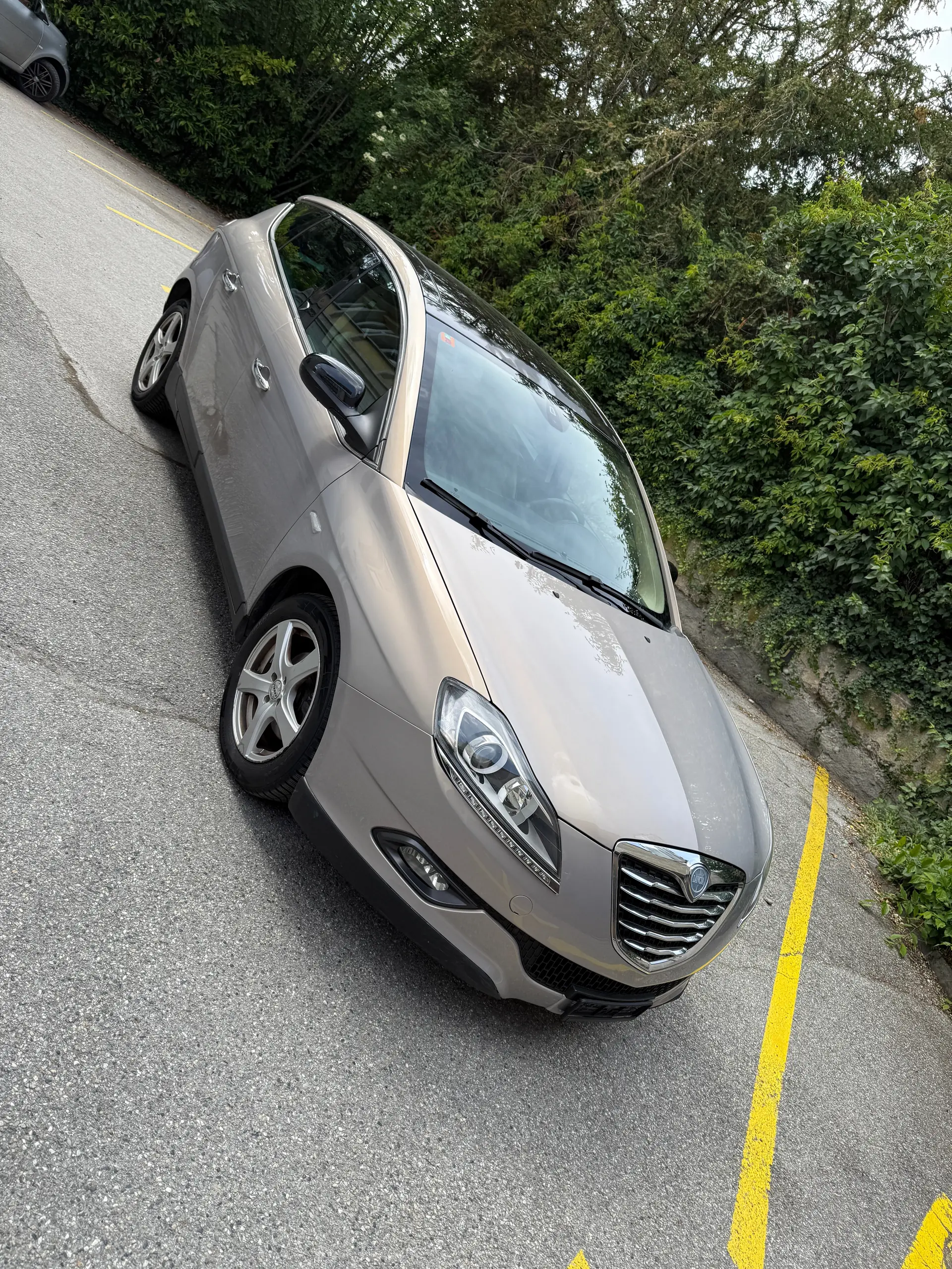 Lancia Delta 1.6 JTD 120 ch — Diesel économique, sans sinistre, 167'000 km — Außenansicht